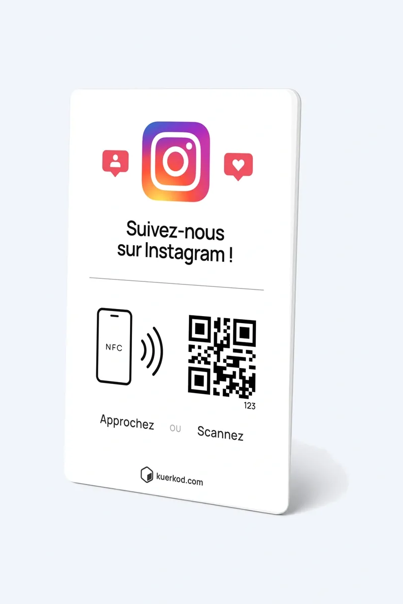 Carte Instagram NFC/QR Kuerkod, vue de trois-quarts